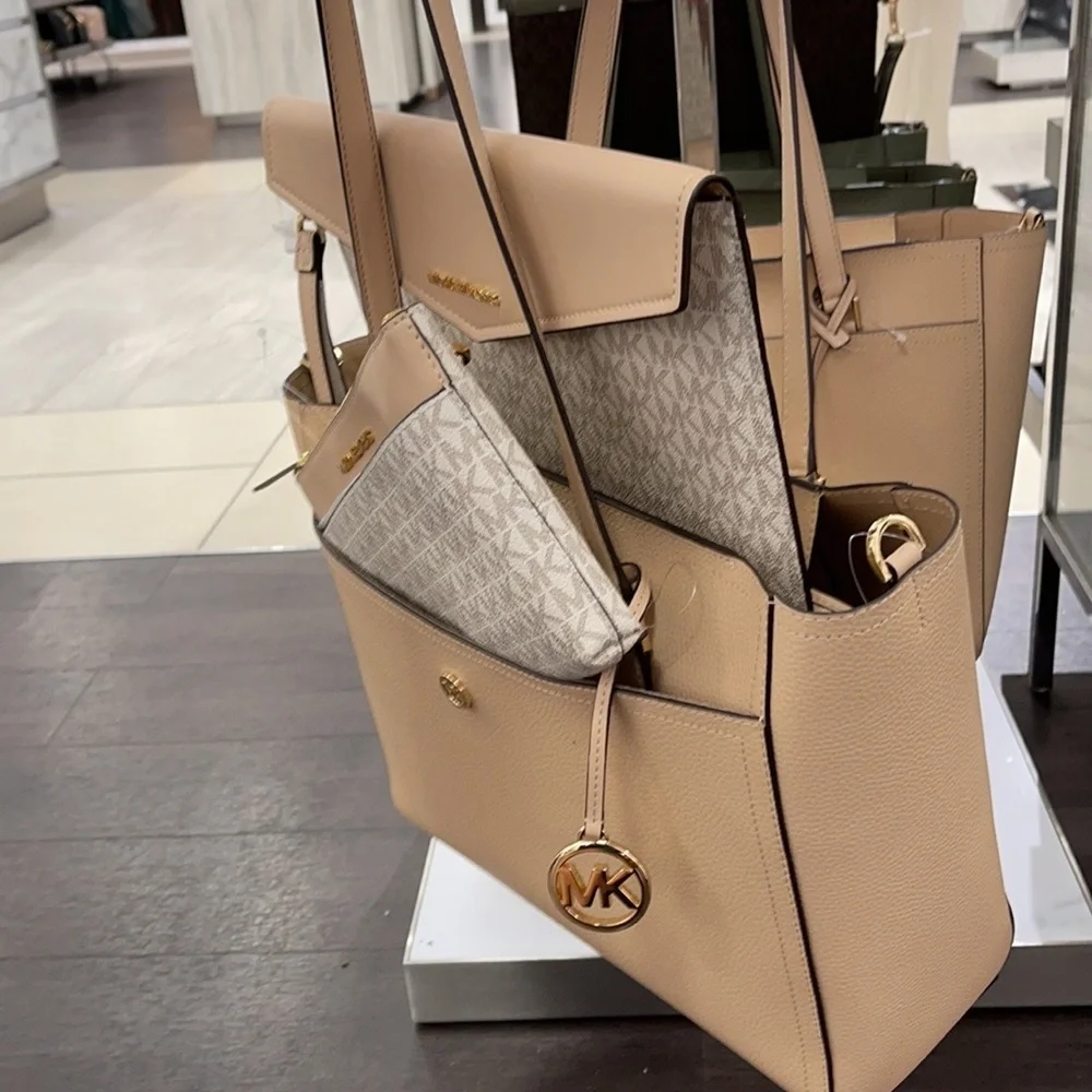 Michael Kors Maisie Large Pebbled Leather 3-in-1 Tote Bag - Picture 16 of 16
